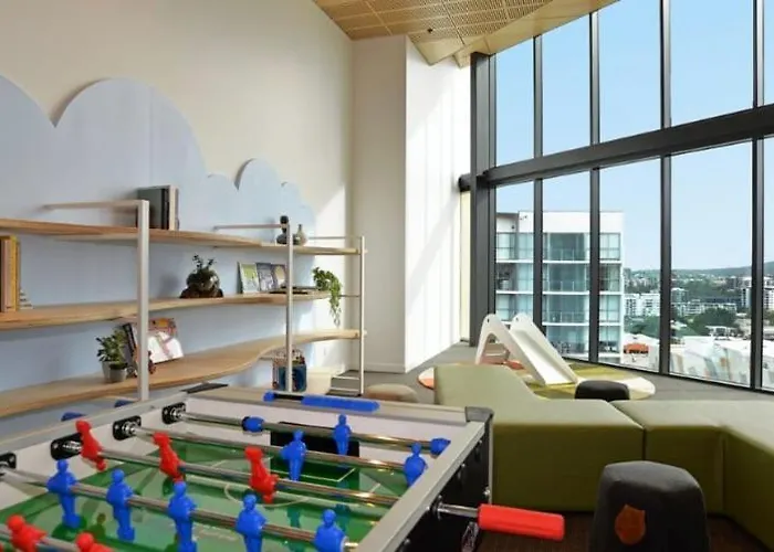 Brand-New Central Studio Apart With Views